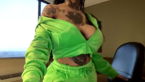 CreamyExotica online show from 12.28.24