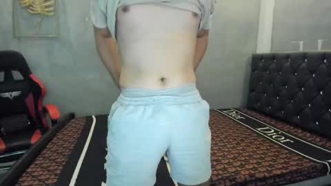 Snapshot of creamynow chatting on 12.12.24 BareCreamyCum online show from 12.12.24