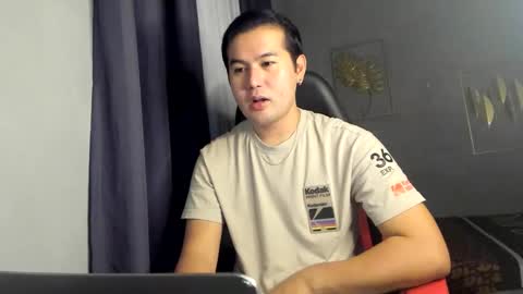 Snapshot of creamynow chatting on 12.24.24 BareCreamyCum online show from 12.24.24