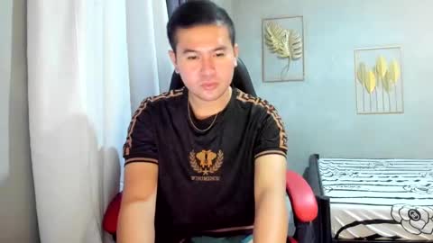 Snapshot of creamynow chatting on 01.30.25 BareCreamyCum online show from 01.30.25