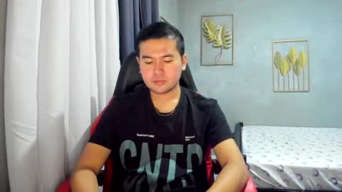 Snapshot of creamynow chatting on 02.05.25 BareCreamyCum online show from 02.05.25