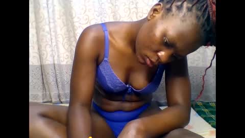 Snapshot of creamypussy15 chatting on 10.16.25 MARY online show from 10.16.25