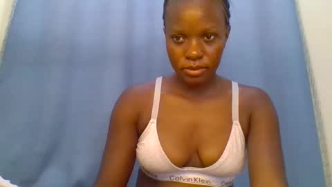 Snapshot of creamypussy15 chatting on 02.27.26 MARY online show from 02.27.26