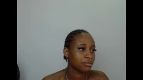 creamyxmuffin online show from 10.17.25