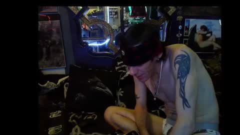 Snapshot of crescentx chatting on 03.01.25 Damien Mourningstar online show from 03.01.25