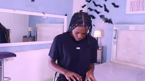 Snapshot of criisbrown_ chatting on 11.04.25 CriisBrown online show from 11.04.25