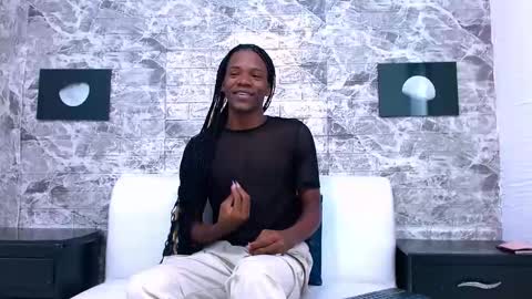 Snapshot of criisbrown_ chatting on 11.11.25 CriisBrown online show from 11.11.25