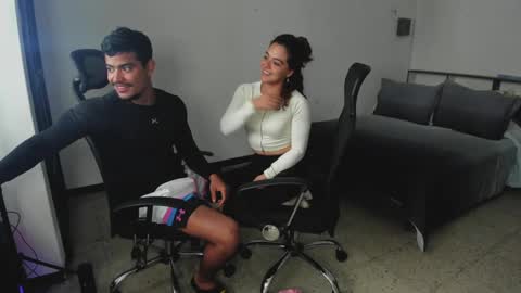 Snapshot of crimson_heart chatting on 12.21.24 Crimson heart online show from 12.21.24