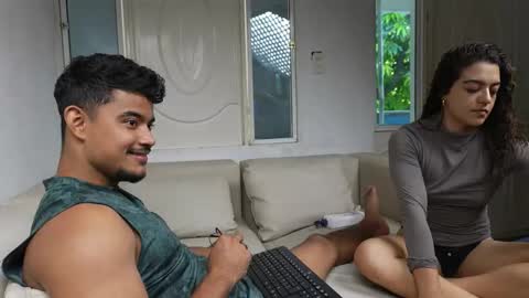 Snapshot of crimson_heart chatting on 10.01.25 Crimson heart online show from 10.01.25