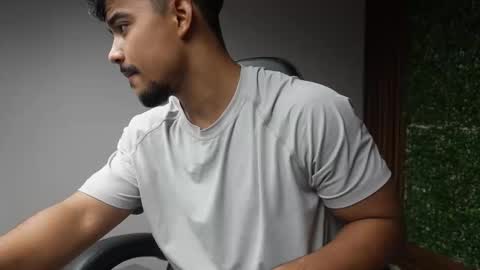 Snapshot of crimson_heart chatting on 12.19.25 Crimson heart online show from 12.19.25