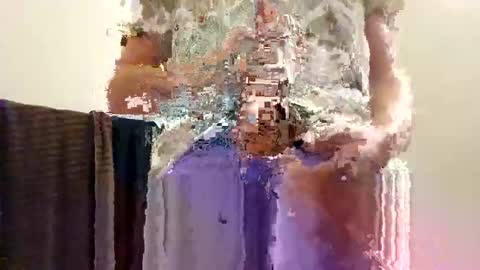 Snapshot of crimsoncolt33 chatting on 11.01.25 crimsoncolt33 online show from 11.01.25