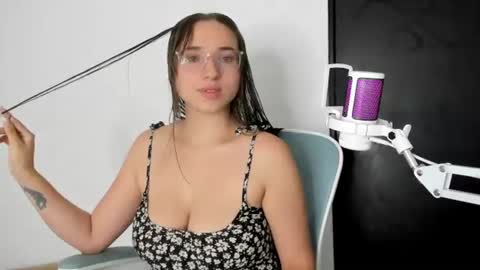 Snapshot of crimsonetoile chatting on 07.19.26 Jen. online show from 07.19.26