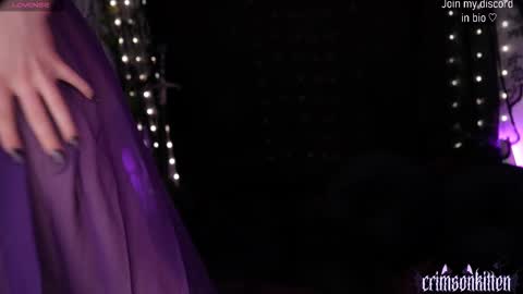 Snapshot of crimsonkitten chatting on 10.14.25 Crimson Kitten online show from 10.14.25