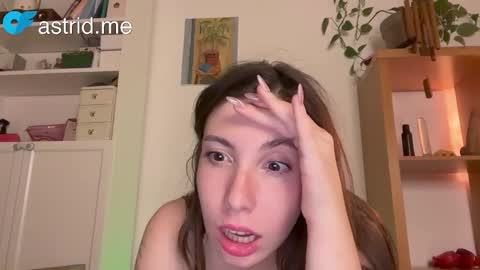 Snapshot of cringebutcute chatting on 10.07.25 Astrid online show from 10.07.25