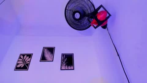 criss_zuri online show from 04.15.26