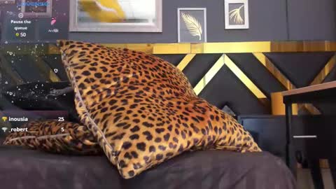 Snapshot of crissh_1 chatting on 03.07.25 crissh 1 online show from 03.07.25