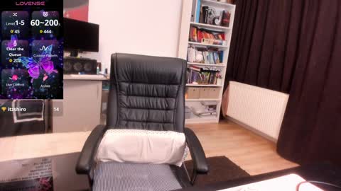 Twitter Christinne p online show from 12.11.24