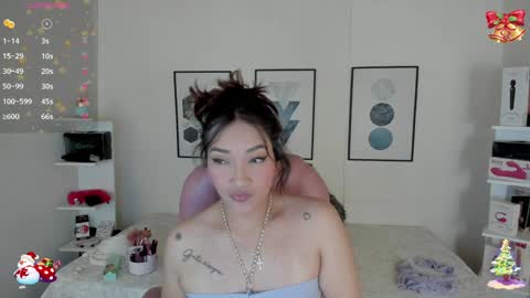 Snapshot of cristal__hot_1 chatting on 12.14.24 Cristal online show from 12.14.24