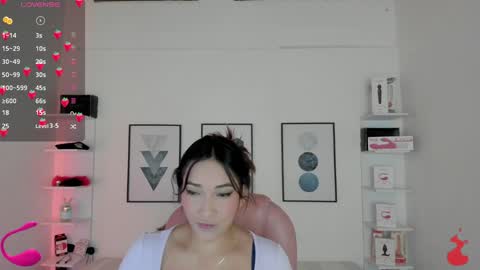 Snapshot of cristal__hot_1 chatting on 01.12.25 Cristal online show from 01.12.25