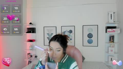 Snapshot of cristal__hot_1 chatting on 02.02.25 Cristal online show from 02.02.25