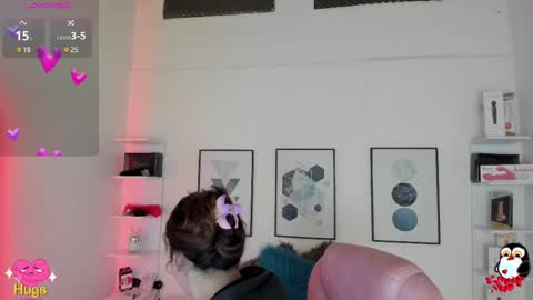 Snapshot of cristal__hot_1 chatting on 02.14.25 Cristal online show from 02.14.25