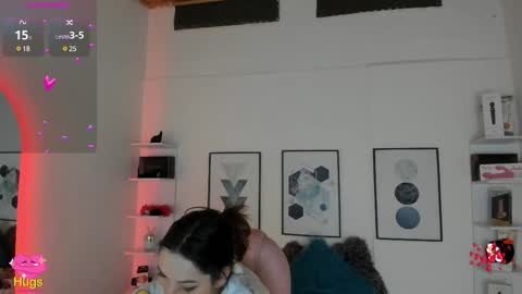 Snapshot of cristal__hot_1 chatting on 03.08.25 Cristal online show from 03.08.25