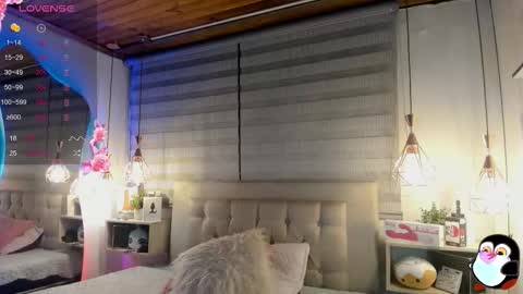 Snapshot of cristal__hot_1 chatting on 10.20.25 Cristal online show from 10.20.25