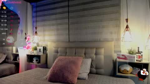 Snapshot of cristal__hot_1 chatting on 11.08.25 Cristal online show from 11.08.25