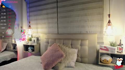 Snapshot of cristal__hot_1 chatting on 11.10.25 Cristal online show from 11.10.25