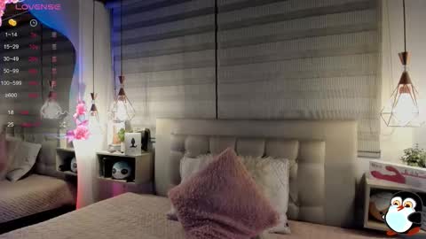 Snapshot of cristal__hot_1 chatting on 11.20.25 Cristal online show from 11.20.25