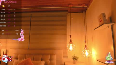 Snapshot of cristal__hot_1 chatting on 11.24.25 Cristal online show from 11.24.25