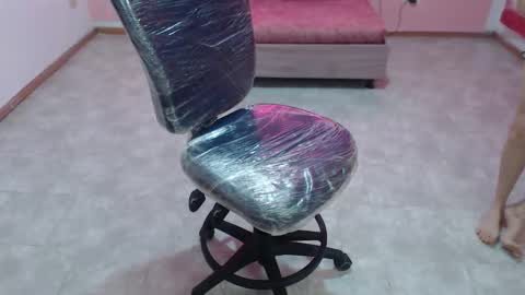 Snapshot of cristal_hills_19 chatting on 11.12.25 Cristal online show from 11.12.25