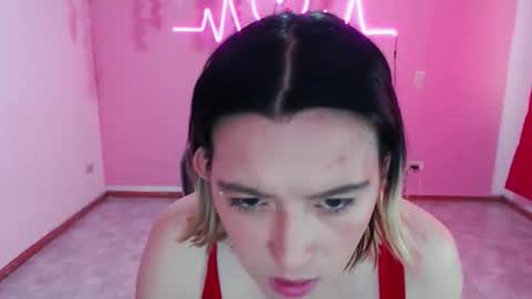 Snapshot of cristal_hills_19 chatting on 11.25.25 Cristal online show from 11.25.25