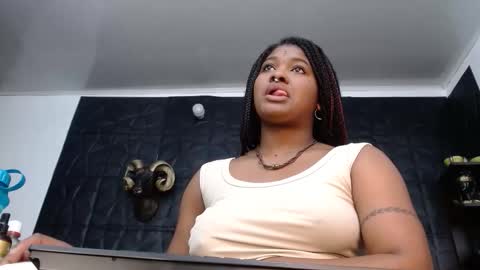 Snapshot of cristal_smith06 chatting on 12.18.25 Hanna online show from 12.18.25