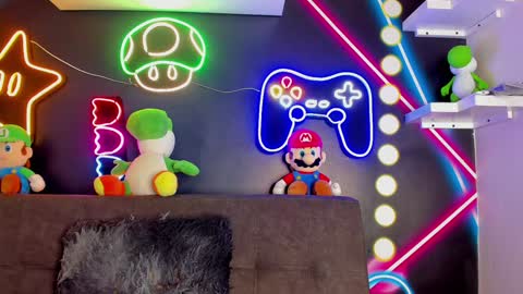 Nicole  Connection time 220pm-910pmCol online show from 02.04.25