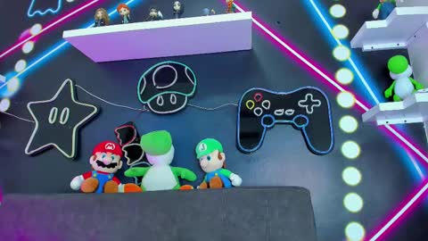 Nicole  Connection time 220pm-910pmCol online show from 02.12.25