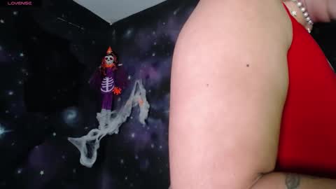 Cristal de Leon online show from 10.15.25