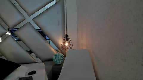 cristalevans_vc online show from 10.06.25