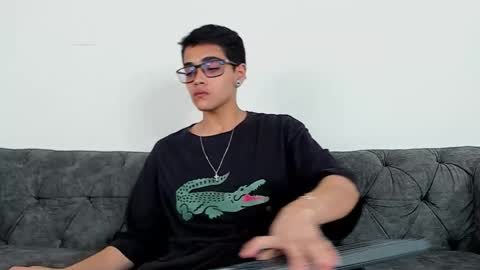 cristian_suarezz_ online show from 10.11.25