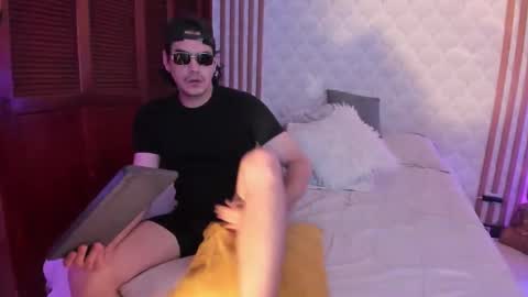 Snapshot of cristianblaze_pamelareal chatting on 12.15.25 Cris Pame online show from 12.15.25