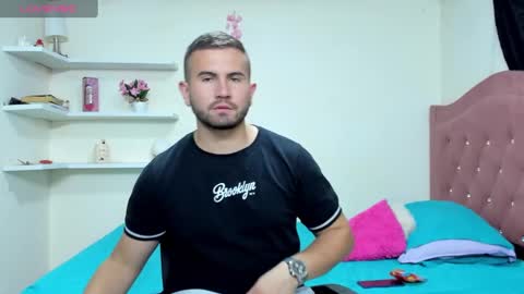 Snapshot of cristianolopez chatting on 12.29.24 cris online show from 12.29.24