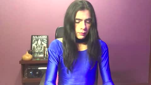 Snapshot of cristinadickclit chatting on 12.18.25 Cristina Dick Clit online show from 12.18.25