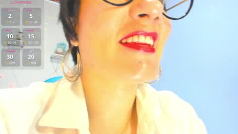 Snapshot of cristinavanegas chatting on 12.28.24 Julieta online show from 12.28.24