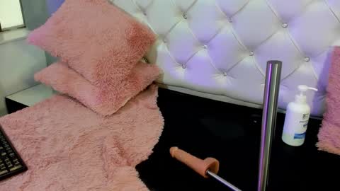 Snapshot of cristinawhite chatting on 12.01.25 Cristina online show from 12.01.25