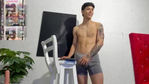 Snapshot of cristopher23_ chatting on 01.04.25 cristopher23 online show from 01.04.25