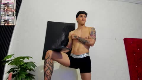 Snapshot of cristopher23_ chatting on 01.28.25 cristopher23 online show from 01.28.25