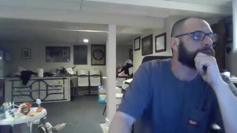 Snapshot of crm400 chatting on 02.11.26 billybasement online show from 02.11.26