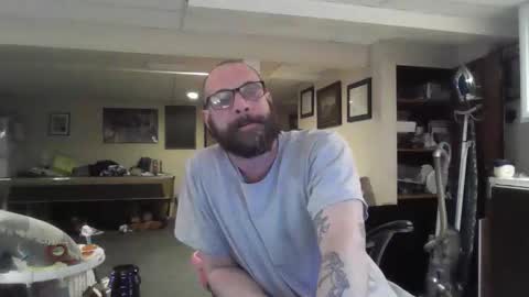 Snapshot of crm400 chatting on 02.19.26 billybasement online show from 02.19.26