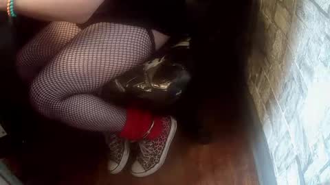 Snapshot of crossdresser_krystal chatting on 12.01.25 crossdresser krystal online show from 12.01.25