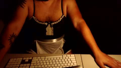 Snapshot of crossdressercrowe chatting on 11.01.25 Insta theramonacrowecd online show from 11.01.25